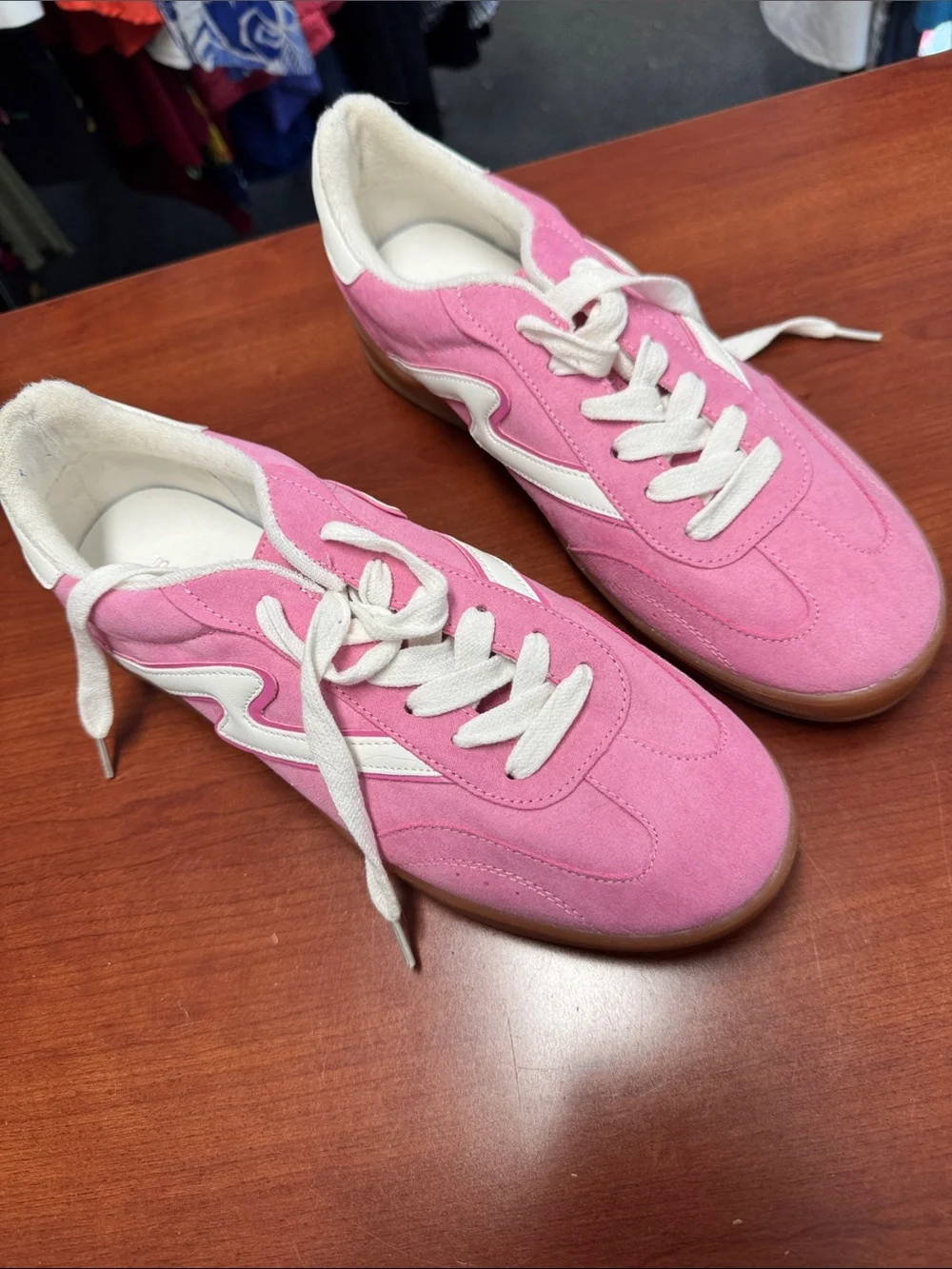 Madden girl sneakers size 11 // 081522